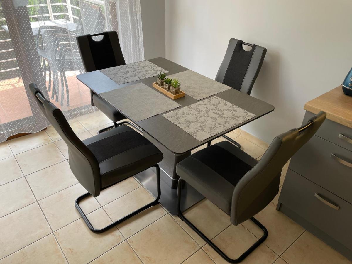 Levi'S Wellness Apartman Siófok Buitenkant foto