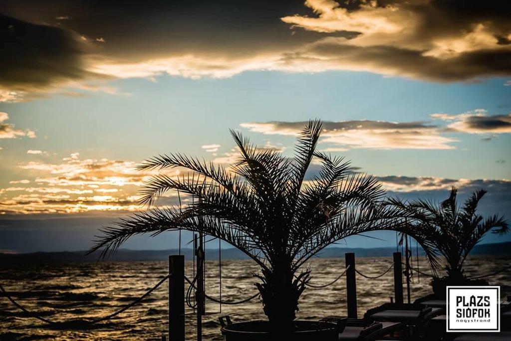 Levi'S Wellness Apartman Siófok Buitenkant foto